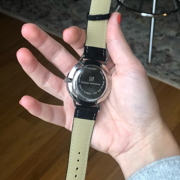 The Vintage Gentleman 40mm Leather Watch - Picture 5 of 9